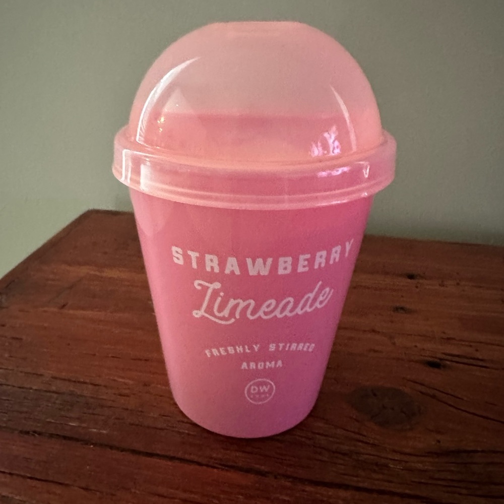 DW Home Strawberry Limeade Candle